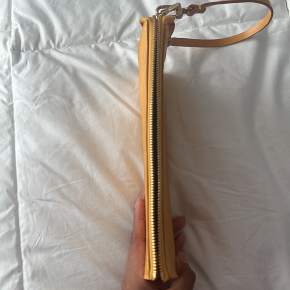 Louis Vuitton Epi Leather Pochette W/ full inclusion - Picture 7 of 15